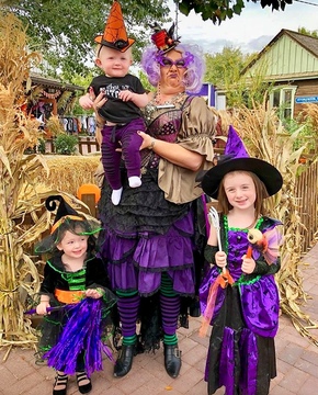 Gardner Village Witches - gardner village witch with kids 